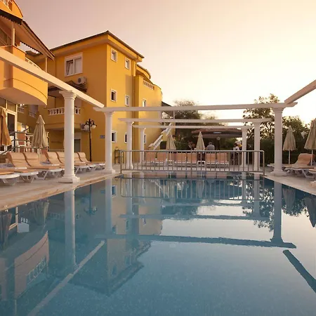 Hotel Club Paradiso 5*