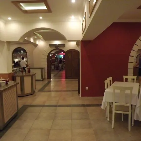 מלון Club Paradiso אלאניה