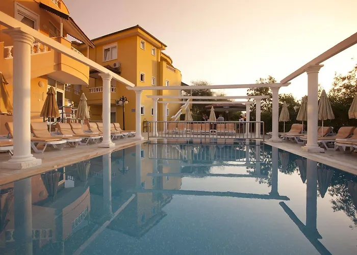 Готель Club Paradiso 5*